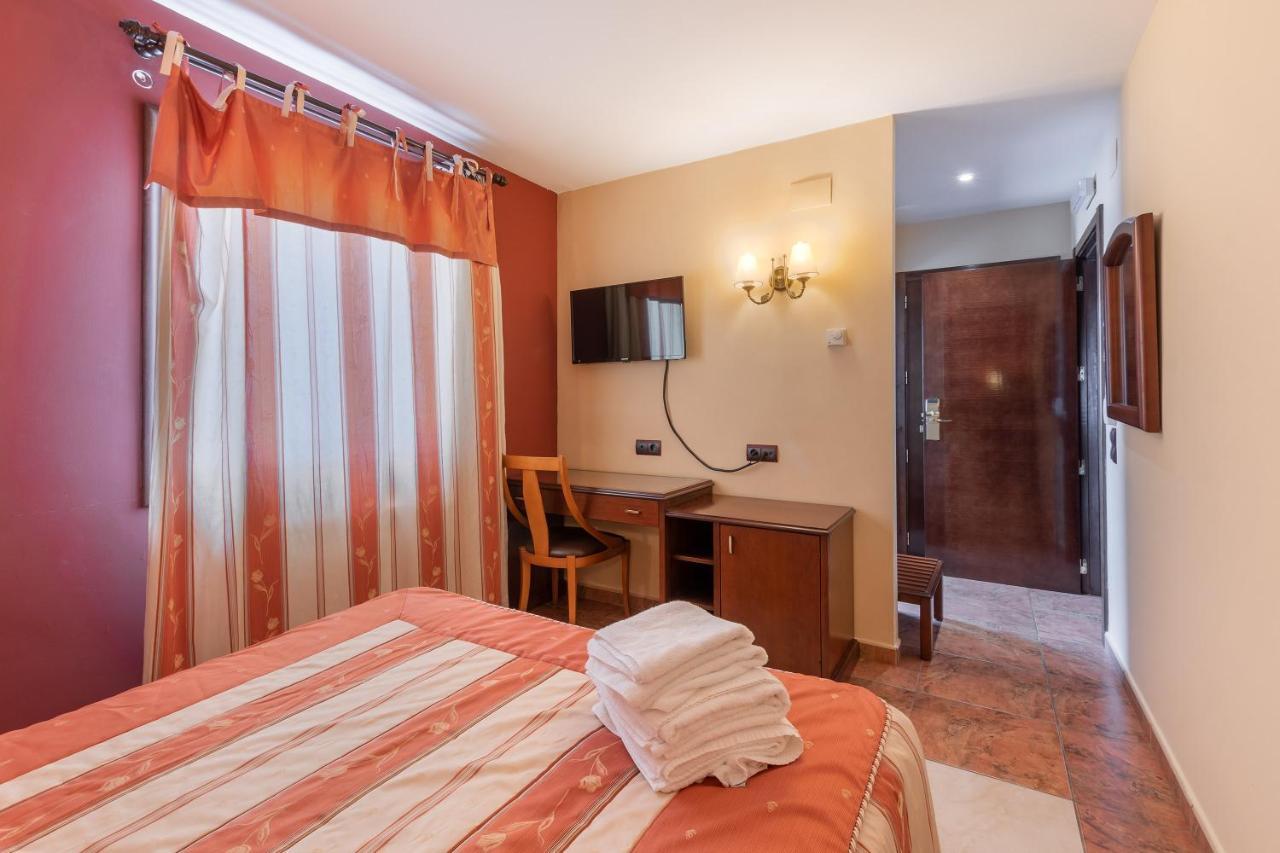 Hotel Puerta De Javalambre La Puebla De Valverde Exteriér fotografie