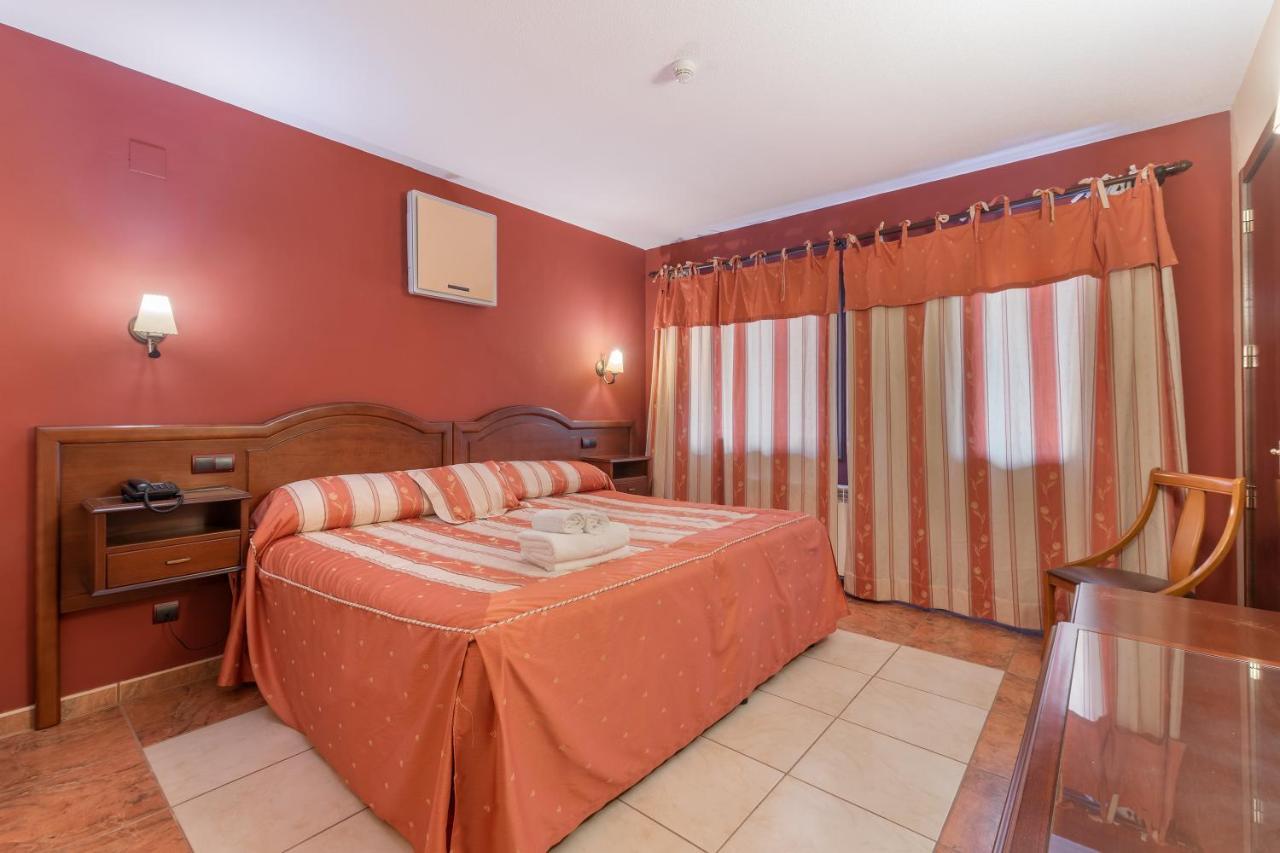 Hotel Puerta De Javalambre La Puebla De Valverde Exteriér fotografie